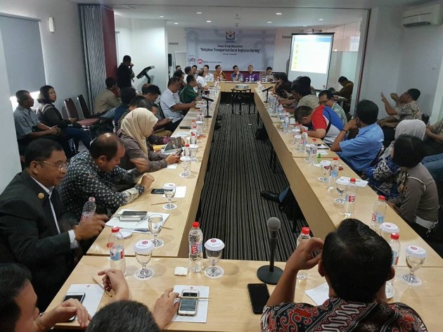 Foto - Mulai 1 Maret 2017 Kemenhub Kelola 25 Jembatan Timbang, Truk yang Over Tonase Muatannya Diturunkan di Tempat