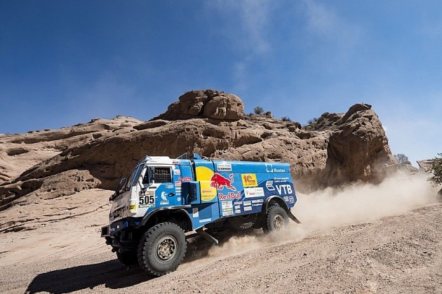 Foto - Ini Dia Sosok Eduard Nikolaev, Sang Juara Balap Truk Reli Dakar 2017