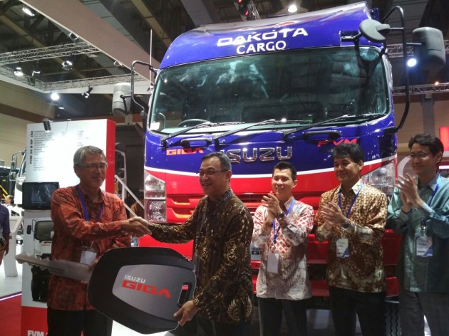 Foto - Isuzu Luncurkan Truk New Giga untuk Tingkatkan Pangsa Pasar Isuzu di Medium Duty Truck