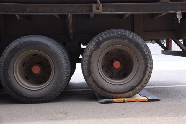 Foto - Ratusan Truk Overtonase Terjaring Operasi Gabungan di Tol Jagorawi dan Cikampek