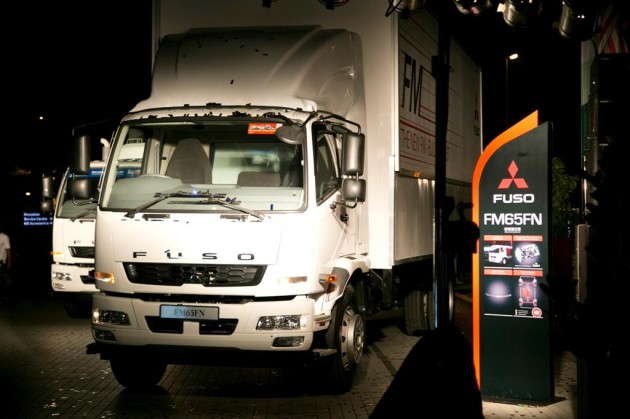 Foto - Di Malaysia, Truk Mitsubishi Fuso Dipasarkan Melalui Jaringan Penjualan Mercedes-Benz