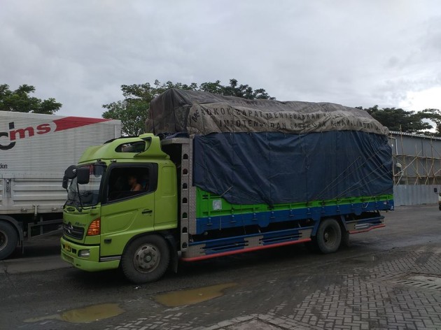 Foto - Impor Ban Diperketat, Pengusaha Angkutan Truk Keluhkan Kelangkaan Ban Radial di Pasar