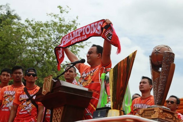 Foto - Bus Scania Double Decker Meriahkan Pawai Kemenangan Pemain Persija Juara Liga 1