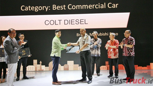 Foto - Mitsubishi : Colt Diesel Dapat Penghargaan Best Commercial Car