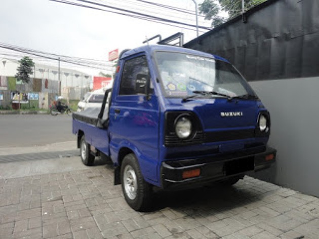 Foto - Suzuki Carry 1000, Si Legenda Pikap Bermesin Seliter