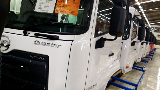 Foto - UD Truck : Quester Resmi Dirakit Di Sunter.