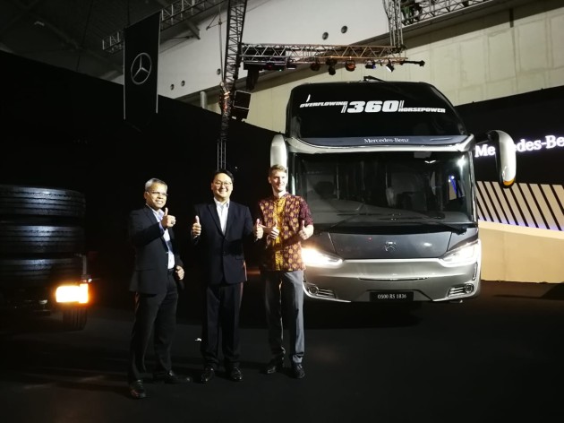 Foto - Mercedes-Benz Menggebrak Pasar dengan Dua Chassis Baru, Meluncur Hari Ini