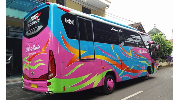 Foto - Bus Medium Juga Bisa Tampil Kekinian Ala Bus SHD Lho!