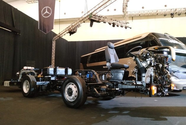 Foto - Mercedes-Benz Menggebrak Pasar dengan Dua Chassis Baru, Meluncur Hari Ini