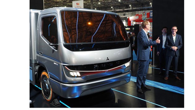 Foto - Vision Fuel Cell, Truk Konsep Pertama dengan Fuel Cell