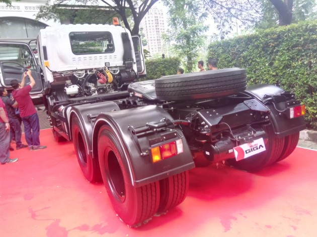 Foto - Tractor Head Giga GXZ 60 K ABS Solusi ODOL Terbaru dari Isuzu.