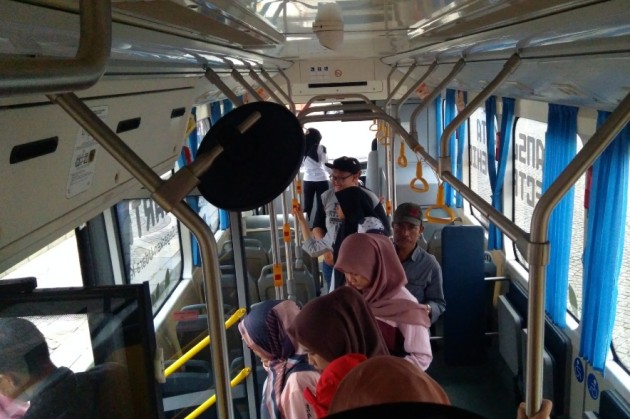 Foto - Impresi Singkat Ujicoba Bus Listrik Lower Deck, Mirip Metromini?