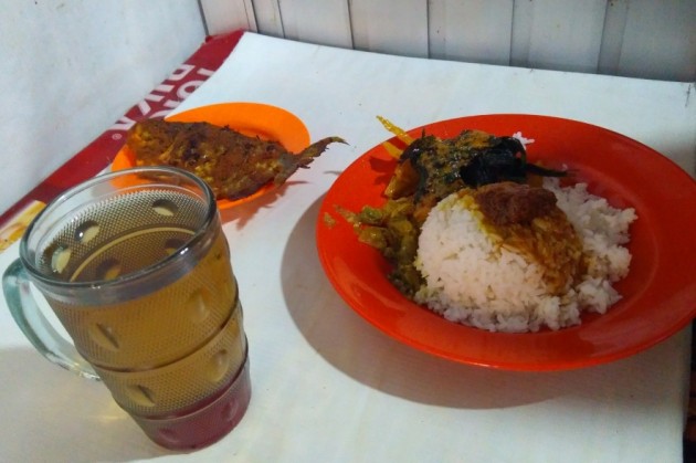 Foto - Anti-Lapar di Terminal Terpadu Pulo Gebang