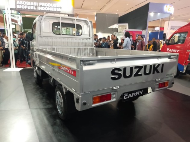 Foto - Suzuki Segarkan New Carry Dengan Tampilan Blink-Blink