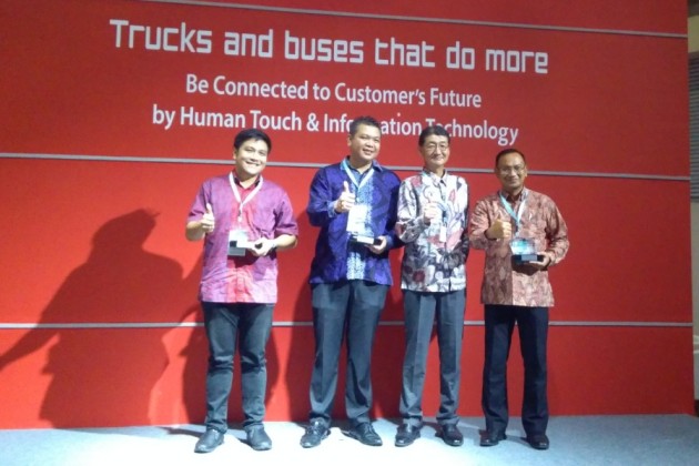 Foto - Bus Hino RN285 Sukses Tempuh 1.000.000 Km Tanpa Overhaul