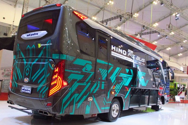 Foto - Bus Medium Standar VS Besar, Apa Bedanya?