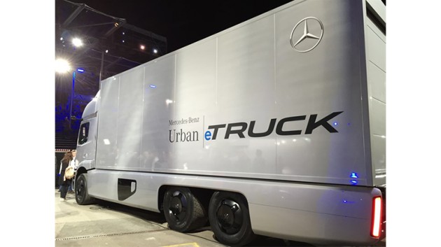 Foto - Daimler Kenalkan Truk Listrik untuk Transportasi Kawasan Urban di IAA International Commercial Vehicle Show