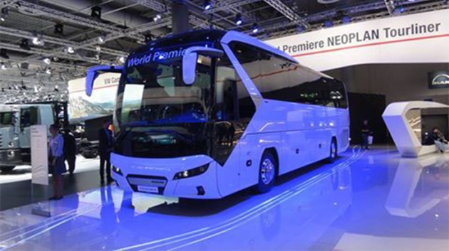 Foto - World Premier di IAA Hannver 2016, Neoplan Kenalkan Bus Mewah Tourliner