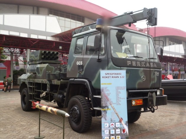 Foto - Perkasa, Truk Nasional Yang Layu Sebelum Berkembang