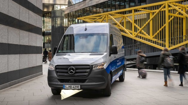 Foto - Mercedes-Benz eSprinter, Pilihan Baru Van Listrik Berdaya Angkut Lebih Besar