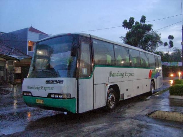 Foto - Kisah Karoseri Adi Putro (2) Karoseri Pertama yang Kenalkan Bus Neoplan dengan Suspensi Udara