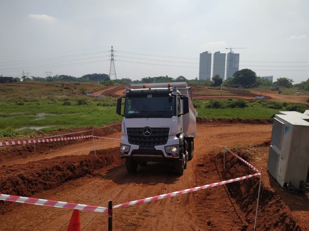 Foto - Pembelian Truk Mercedes-Benz Actros dan Arocs Dapat Garansi 12 Bulan Tanpa Batasan Kilometer