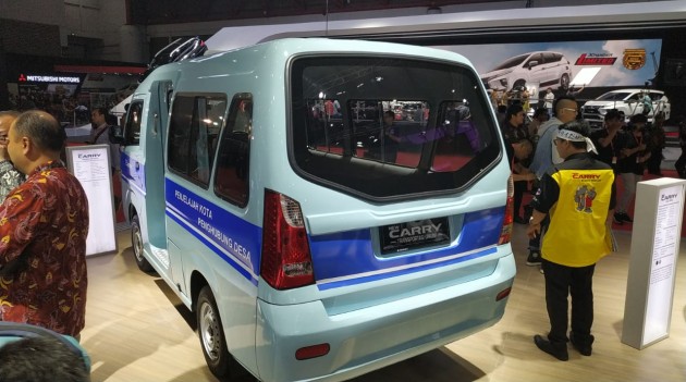 Foto - Suzuki New Carry Pick Up Kendaraan Multiguna: Dari Angkot Hingga Ambulans