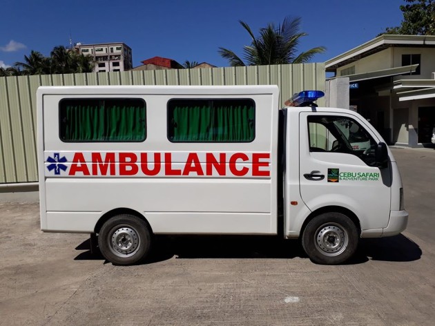 Foto - Di Cebu Filipina, Pikap Super Ace Disulap Jadi Mobil Wisata Keliling Taman Safari