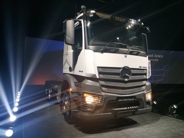 Foto - Garap Segmen Truk Heavy Duty, Daimler Luncurkan Truk Actros dan Arocs Terbaru 