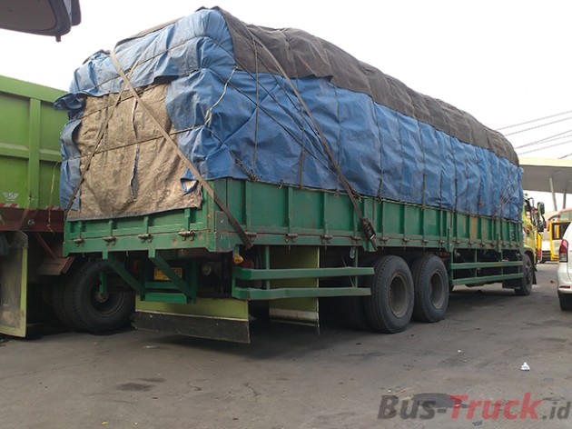 Foto - Jelang Idul Adha Truk 3 Sumbu Dilarang Beroperasi Di 8 Provinsi