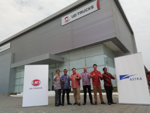 Foto - UD Trucks : Check and Drive di Palembang, Beri Masukan Spesial Bagi Perusahaan