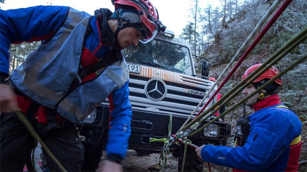 Foto - Mercedes-Benz Special Trucks Mendesain Unimog Khusus Operasi Penyelamatan Pendaki Gunung