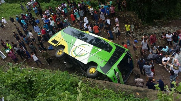 Foto - Ditjen Hubdat Cabut Izin Bus Pariwisata yang Masuk Jurang di Cikidang, Sukabumi