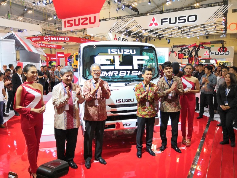 GIIAS 2018 Pertama Di Indonesia Isuzu Luncurkan Truk Ringan Elf NMR