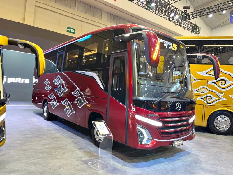 Giias Juragan Trans Rilis Medium Bus Termewah Bus And Truck