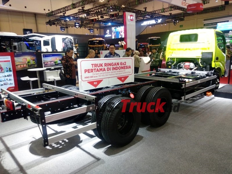 Giias Hino Rilis Resmi Truk Tronton X Medium Pertama Di