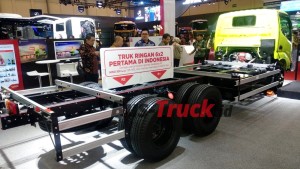 GIIAS 2024: Hino Rilis Resmi Truk Tronton 6x2 Medium, Pertama Di Indonesia