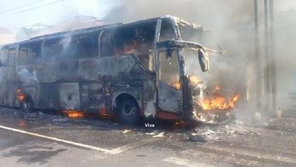 Bus Medali Mas Malang-Jakarta Terbakar Di Lamongan