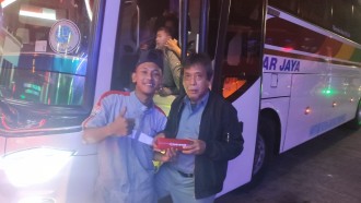 Posko Mudik Bus Hino di Jawa dan Sumatera 