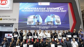 GIIAS 2024: UD Trucks Peduli Safety Konstruksi Karoseri