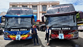 Bus Hino RM 280 ABS Jelajahi Sulawesi