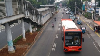 TransJakarta: Sampah Berbuka Di Dalam Bus Jangan Ditinggal