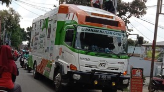 Berbagi Di Bulan Puasa, Humanity Food Truck ACT Hadir Di Sulawesi