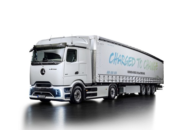 Foto - Mercedes-Benz Trucks Rilis Truk Listrik eActros 600