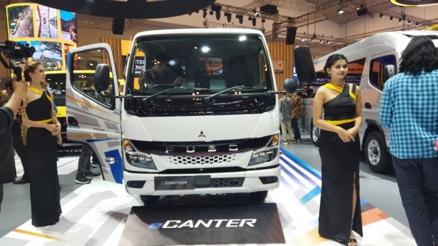 Foto - Menyongsong Fuso eCanter Baru di Indonesia Diproyeksi Pakai Baterai Ini