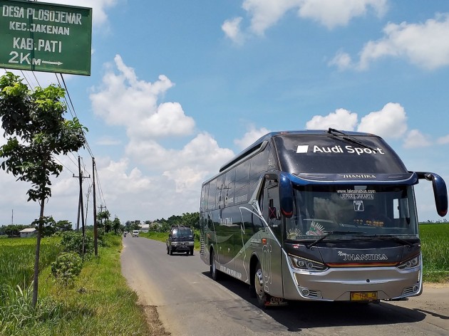 Foto - Lagi-Lagi Sopir Bus Ceroboh, Nyawa Penumpang Melayang