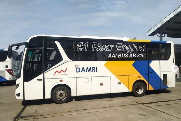 Foto - Seperti Ini Tampang Bus Medium Bermesin Belakang Damri