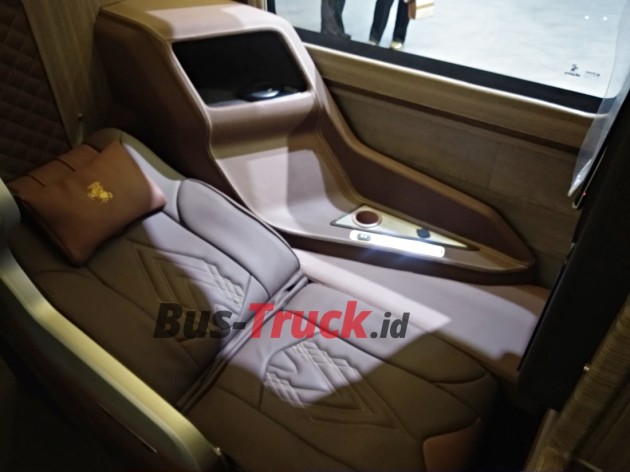 Foto - Bus Double Decker Dan Sleeper Kini Makin Sempit?