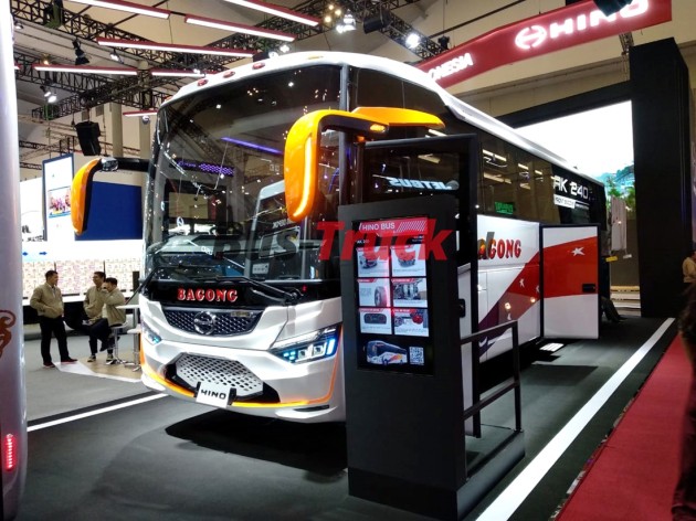 Foto - Desain Bodi Bus Mesin Depan Ala Laksana