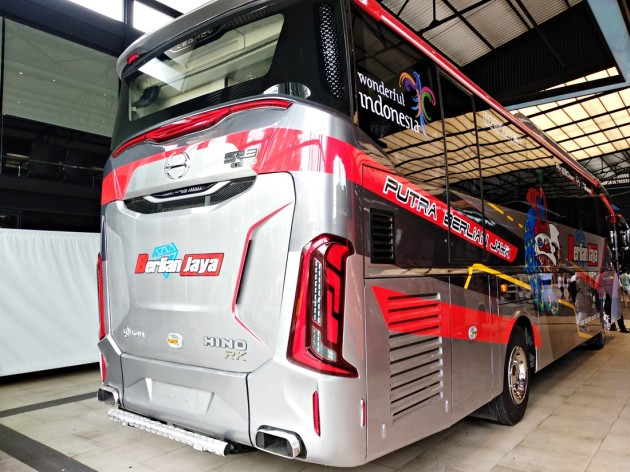 Foto - Adu Laku Sasis Bus Kuartal Pertama 2024